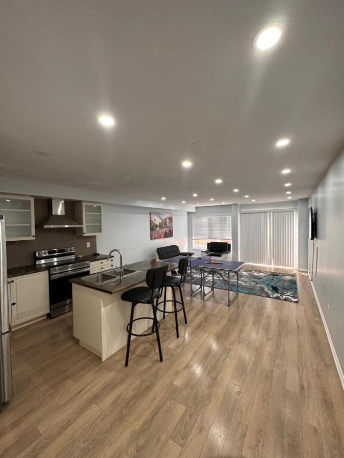 Cmoney Beautiful Home 2 Brampton Eksteriør bilde