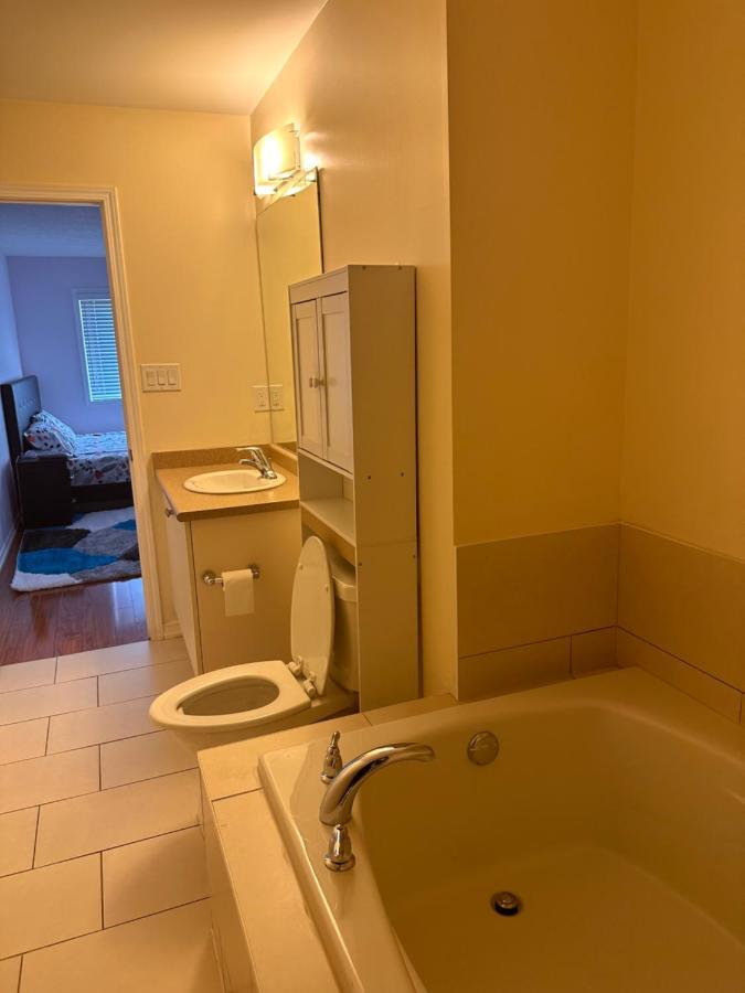 Cmoney Beautiful Home 2 Brampton Eksteriør bilde